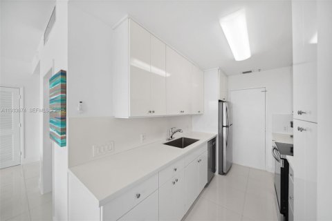 Condominio en alquiler en Miami Beach, Florida, 71.53 m2 № 1992246 - foto 7