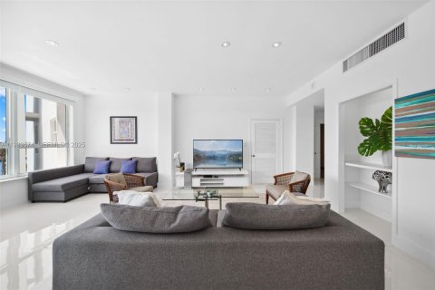 Condominio en alquiler en Miami Beach, Florida, 71.53 m2 № 1992246 - foto 9