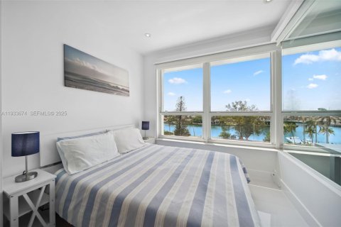 Condominio en alquiler en Miami Beach, Florida, 71.53 m2 № 1992246 - foto 10
