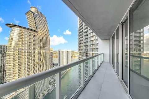 Condo in Miami, Florida, 2 bedrooms № 2263243 - photo 30