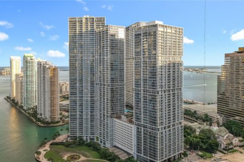 Condo in Miami, Florida, 2 bedrooms № 2263243 - photo 1