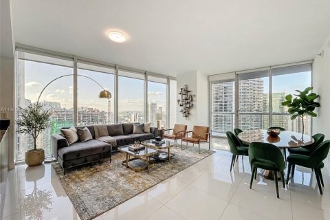 Condo in Miami, Florida, 2 bedrooms № 2263243 - photo 13
