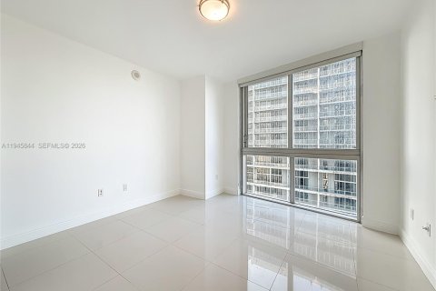 Condo in Miami, Florida, 2 bedrooms № 2263243 - photo 25