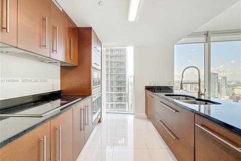 Condo in Miami, Florida, 2 bedrooms № 2263243 - photo 8