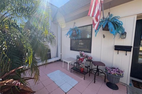Villa ou maison à vendre à Clearwater, Floride: 2 chambres, 75.44 m2 № 2226594 - photo 2
