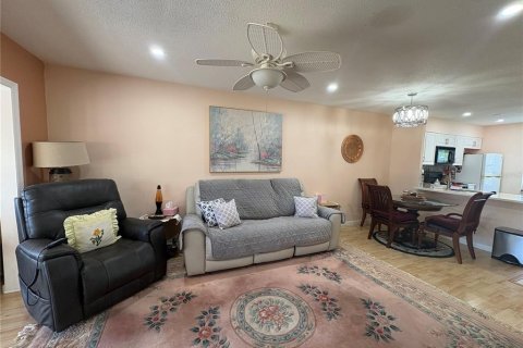 Villa ou maison à vendre à Clearwater, Floride: 2 chambres, 75.44 m2 № 2226594 - photo 11