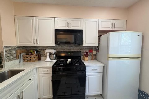 Villa ou maison à vendre à Clearwater, Floride: 2 chambres, 75.44 m2 № 2226594 - photo 6