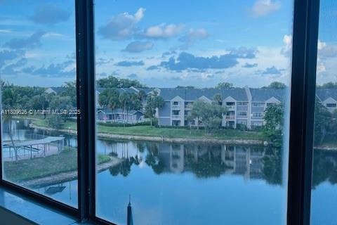 Снять в аренду кондоминиум в Норт-Лодердейл, Флорида 3 спальни, 137.5м2, № 1922840 - фото 8