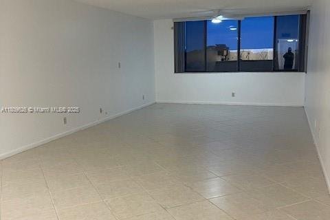 Снять в аренду кондоминиум в Норт-Лодердейл, Флорида 3 спальни, 137.5м2, № 1922840 - фото 4