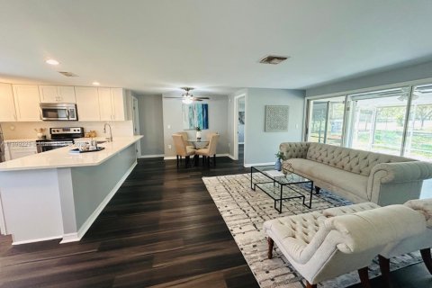 House in Spring Hill, Florida 4 bedrooms № 1951181 - photo 22