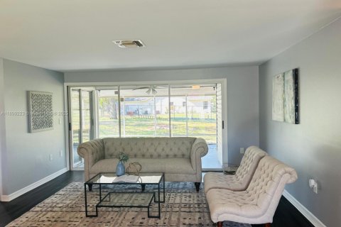 House in Spring Hill, Florida 4 bedrooms № 1951181 - photo 18