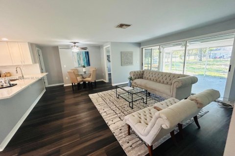 House in Spring Hill, Florida 4 bedrooms № 1951181 - photo 20