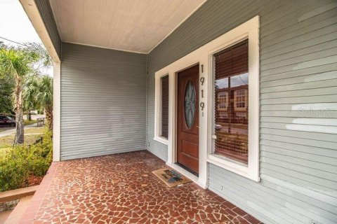 Commercial property in Tampa, Florida 5 bedrooms, 269.42 sq.m. № 1541486 - photo 19