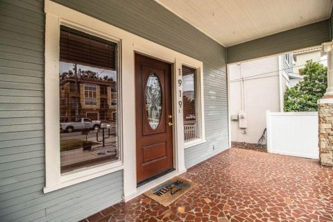 Commercial property in Tampa, Florida 5 bedrooms, 269.42 sq.m. № 1541486 - photo 18