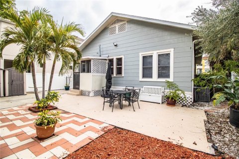 Commercial property in Tampa, Florida 5 bedrooms, 269.42 sq.m. № 1541486 - photo 20