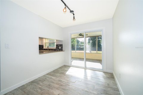 House in Titusville, Florida 3 bedrooms, 113.15 sq.m. № 1802949 - photo 5
