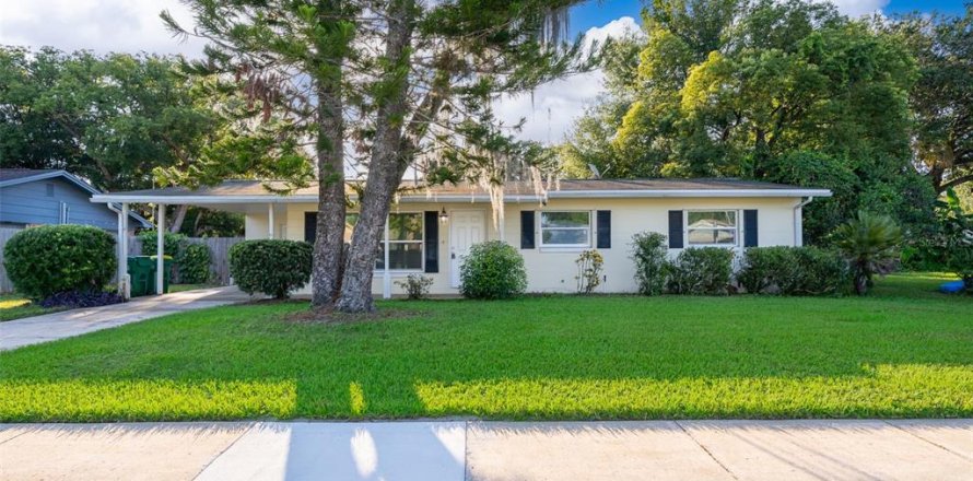 House in Titusville, Florida 3 bedrooms, 113.15 sq.m. № 1802949
