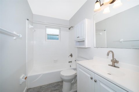 House in Titusville, Florida 3 bedrooms, 113.15 sq.m. № 1802949 - photo 14