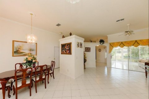House in Clearwater, Florida 3 bedrooms, 166.67 sq.m. № 1771457 - photo 12