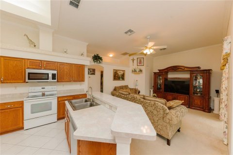 House in Clearwater, Florida 3 bedrooms, 166.67 sq.m. № 1771457 - photo 8