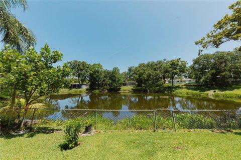 House in Clearwater, Florida 3 bedrooms, 166.67 sq.m. № 1771457 - photo 27