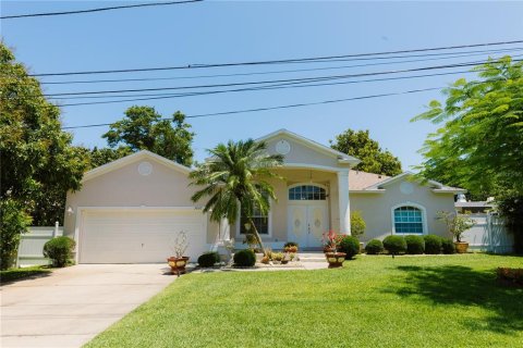 House in Clearwater, Florida 3 bedrooms, 166.67 sq.m. № 1771457 - photo 3