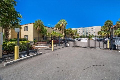 Condo in Tampa, Florida, 2 bedrooms  № 1528053 - photo 25