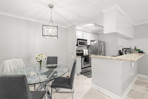 Condo in Tampa, Florida, 2 bedrooms  № 1528053 - photo 21