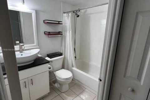 Copropriété à vendre à North Miami Beach, Floride: 2 chambres, 112.69 m2 № 1948399 - photo 8