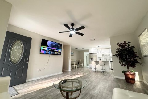Casa en alquiler en Clearwater, Florida, 5 dormitorios, 166.11 m2 № 1884353 - foto 4