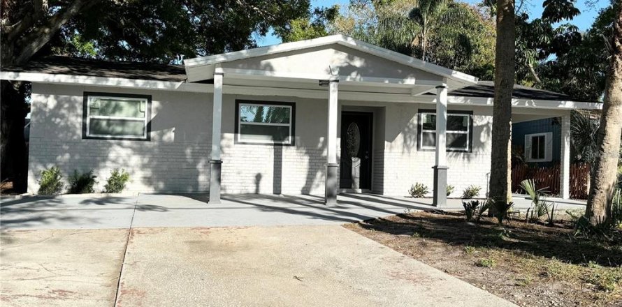 Casa en Clearwater, Florida 5 dormitorios, 166.11 m2 № 1884353