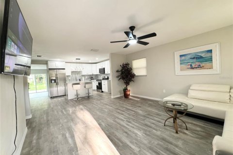 Casa en alquiler en Clearwater, Florida, 5 dormitorios, 166.11 m2 № 1884353 - foto 3