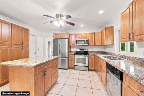 Casa en venta en Fort Lauderdale, Florida, 2 dormitorios, 124.02 m2 № 2388077 - foto 10