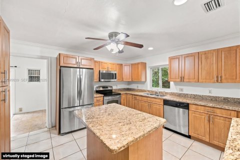 Casa en venta en Fort Lauderdale, Florida, 2 dormitorios, 124.02 m2 № 2388077 - foto 9