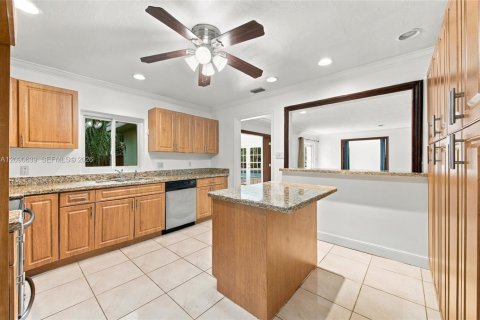 Casa en venta en Fort Lauderdale, Florida, 2 dormitorios, 124.02 m2 № 2388077 - foto 12