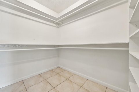Casa en venta en Fort Lauderdale, Florida, 2 dormitorios, 124.02 m2 № 2388077 - foto 19