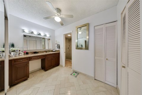 Condominio en venta en Aventura, Florida, 2 dormitorios, 105.17 m2 № 2076276 - foto 13