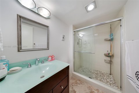 Condominio en venta en Aventura, Florida, 2 dormitorios, 105.17 m2 № 2076276 - foto 16