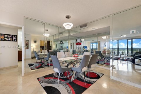 Condominio en venta en Aventura, Florida, 2 dormitorios, 105.17 m2 № 2076276 - foto 8
