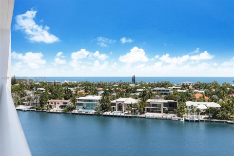 Condominio en venta en Aventura, Florida, 2 dormitorios, 105.17 m2 № 2076276 - foto 17