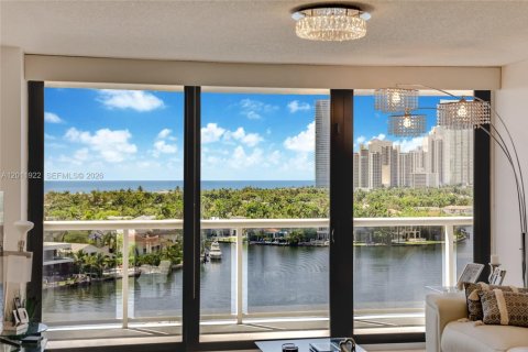 Condominio en venta en Aventura, Florida, 2 dormitorios, 105.17 m2 № 2076276 - foto 11