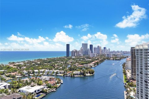Condominio en venta en Aventura, Florida, 2 dormitorios, 105.17 m2 № 2076276 - foto 24