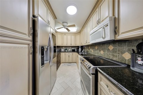 Condominio en venta en Aventura, Florida, 2 dormitorios, 105.17 m2 № 2076276 - foto 10