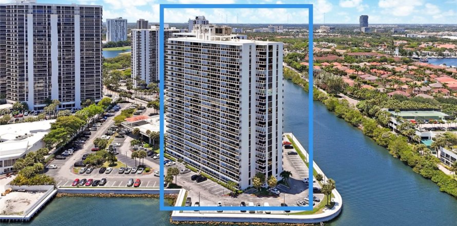 Condominio en Aventura, Florida, 2 dormitorios  № 2076276