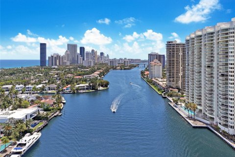 Condominio en venta en Aventura, Florida, 2 dormitorios, 105.17 m2 № 2076276 - foto 22