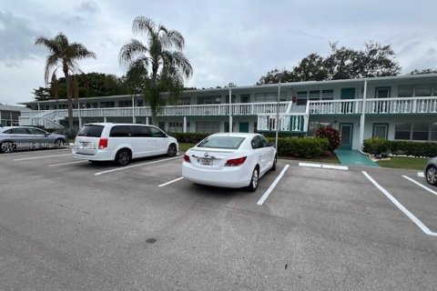 Condo in Deerfield Beach, Florida, 1 bedroom  № 1861136 - photo 14