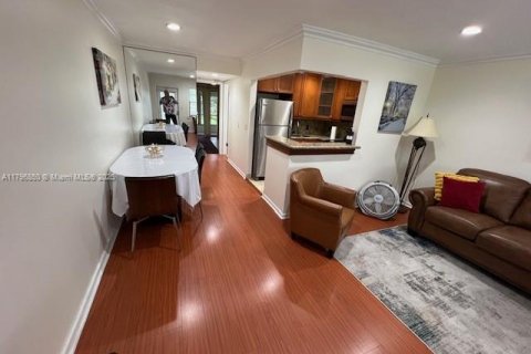 Condo in Deerfield Beach, Florida, 1 bedroom  № 1861136 - photo 4