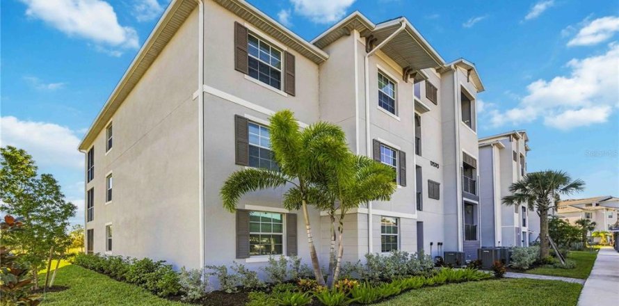 Condo in Venice, Florida, 2 bedrooms in WELLEN PARK № 2418538