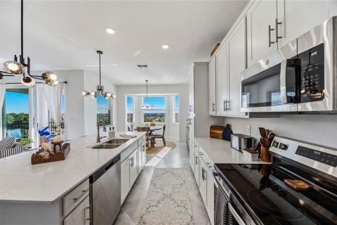 Condo in Venice, Florida, 2 bedrooms in WELLEN PARK № 2418538 - photo 11