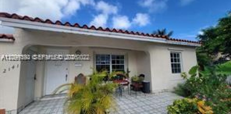 Villa ou maison à Miami Beach, Floride 2 chambres, 195.84 m2 № 2397423